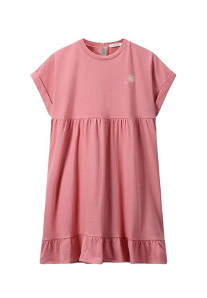 Rosa Baumwollkleid mit kurzen Ärmeln, gerafftem Taillenbereich und einem gestuften Rüschensaum. Verfügt über kleine gestickte Sonnen- und Herzensdesigns.