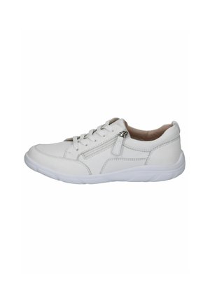Scarpe sportive bianche in pelle con una finitura testurizzata. Caratteristiche includono una chiusura con lacci davanti, una cerniera laterale e una suola in gomma leggera.