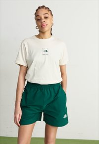 The North Face EASY WIND - Šortky - evergreen