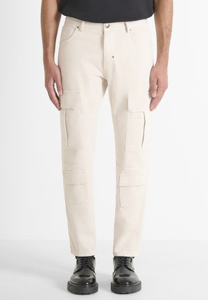GARY REGULAR FIT BULL - Jeans Tapered Fit - white