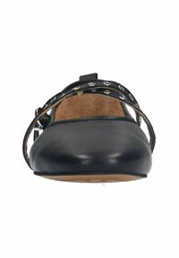 Schwarze Leder-Ballerinas mit breiter, runder Zehenpartie, ausgestattet mit einem Knöchelriemen, der mit silbernen Hardware-Akzenten verziert ist.