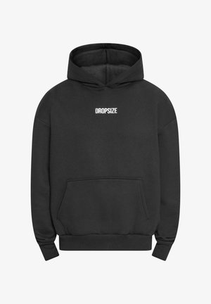 Mustalt kapuutsiga sviiter, kus on kanagara pocket, soonikkoes varrukad ja alumine äär, millel on valge tikand "DROPSIZE" ülemisel rinnal. Standardne sobivus.