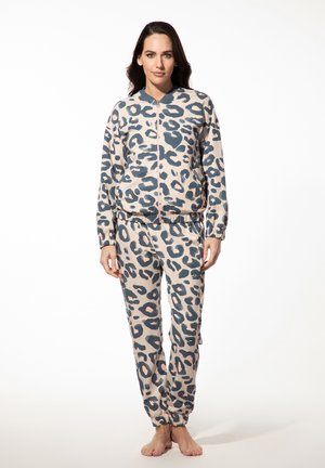 Luipaardprint bijpassende loungeoutfit set van zacht materiaal; bevat een rits bomberjack met elastische manchetten en bijpassende broek met elastische tailleband.