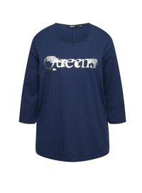 T-shirt en coton bleu marine à manches trois-quarts, avec un graphisme en argent métallique "Queens" sur le devant. Encolure ronde, coupe décontractée.