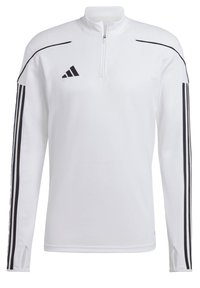 Vitt sportigt pullover med en kvarts dragkedja, svarta axelaccents och tre svarta ränder längs varje ärm. Texturerad axeldetaljering.