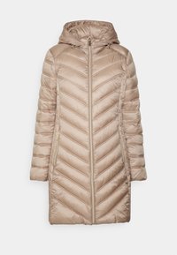 Lysebeige dunjakke med chevron-design, der har hætte, frontlynlås og to sidelommer med lynlås og guldfarvede detaljer.