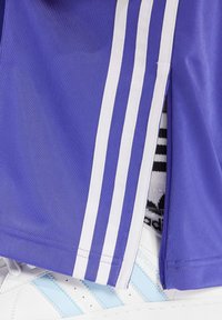 adidas Originals FIREBIRD LOOSE TRACK - Treniņtērpa apakšdaļas - energy ink