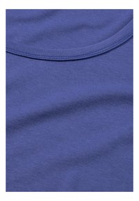 hessnatur SLIM - Langarmshirt - irisblau