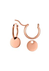 Pendientes de aro en oro rosa que presentan colgantes circulares lisos. El diseño incluye aros de diferentes tamaños con un acabado pulido.