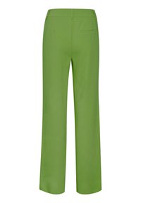 Gröna raka byxor med bältesömmar och en enda ficka bak, visade från baksidan på en vit bakgrund.