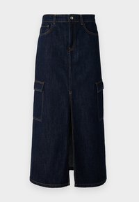 Donker denim midi-rok met een vooropening, twee grote zijzakken, koperen stiksels en een tailleband met een knopen sluiting.