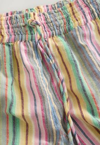 Värvikas triibuline kangas roosa, kollase, rohelise ja sinise triipudega. Elastne vöökoht paelaga, tekstureeritud koega.