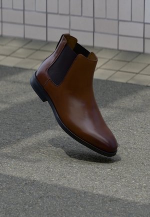 ALDO, WENTZ - Klassikalised poolsaapad - cognac