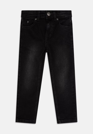 Jeansy Slim Fit