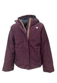 Giacca isolante bordeaux con cappuccio, zip frontale, due tasche laterali e un logo sul petto. Materiale esterno liscio con una fodera interna testurizzata.