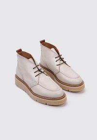 Sandra Fontán Botines de cuña - beige