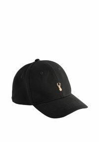 Cappellino da baseball nero in cotone, con un emblema di cervo cucito sulla parte anteriore e una visiera curva. Design semplice e strutturato con bottone sulla parte superiore.