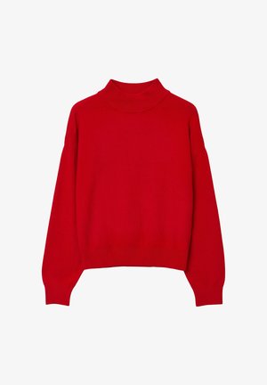 Roter, langärmliger, verkürzter Pullover mit geripptem hohen Kragen, Bündchen und Saum, auf einem weißen Hintergrund präsentiert.