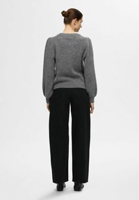 Selected Femme SLFLULU O-NECK NOOS - Pulóver - medium grey melange