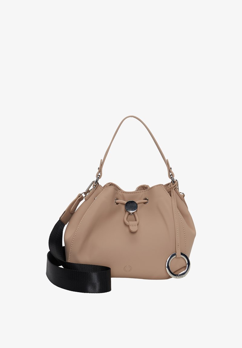 Beżowa skórzana torebka z zaciągniętym topem, srebrnymi elementami i odpinanym czarnym paskiem. Posiada okrągły akcent i miękką teksturę.