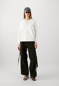 GAP NEW HOODIE - Majica s kapuljačom i patentnim zatvaračem - off white