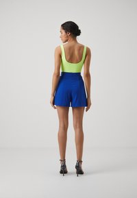 Patrizia Pepe PANTALONI TROUSERS - Šorti - blue wave