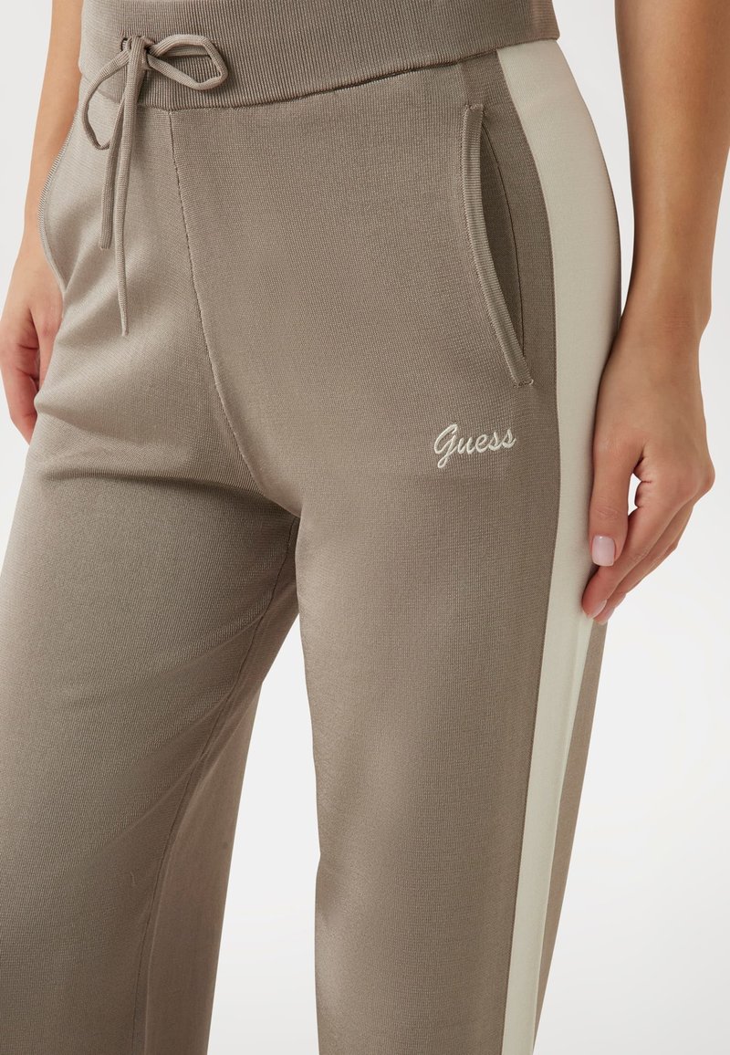 Pantalon Slim Tissage Enduit Noir Guess Femme - 2305080-noir00