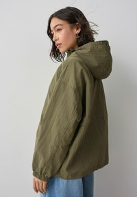 Thumbnail Image 4
