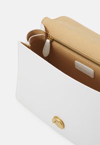 Pinko LOVE ONE TOP HANDLE CLASSIC - Kézitáska - bianco nembo/antique-gold
