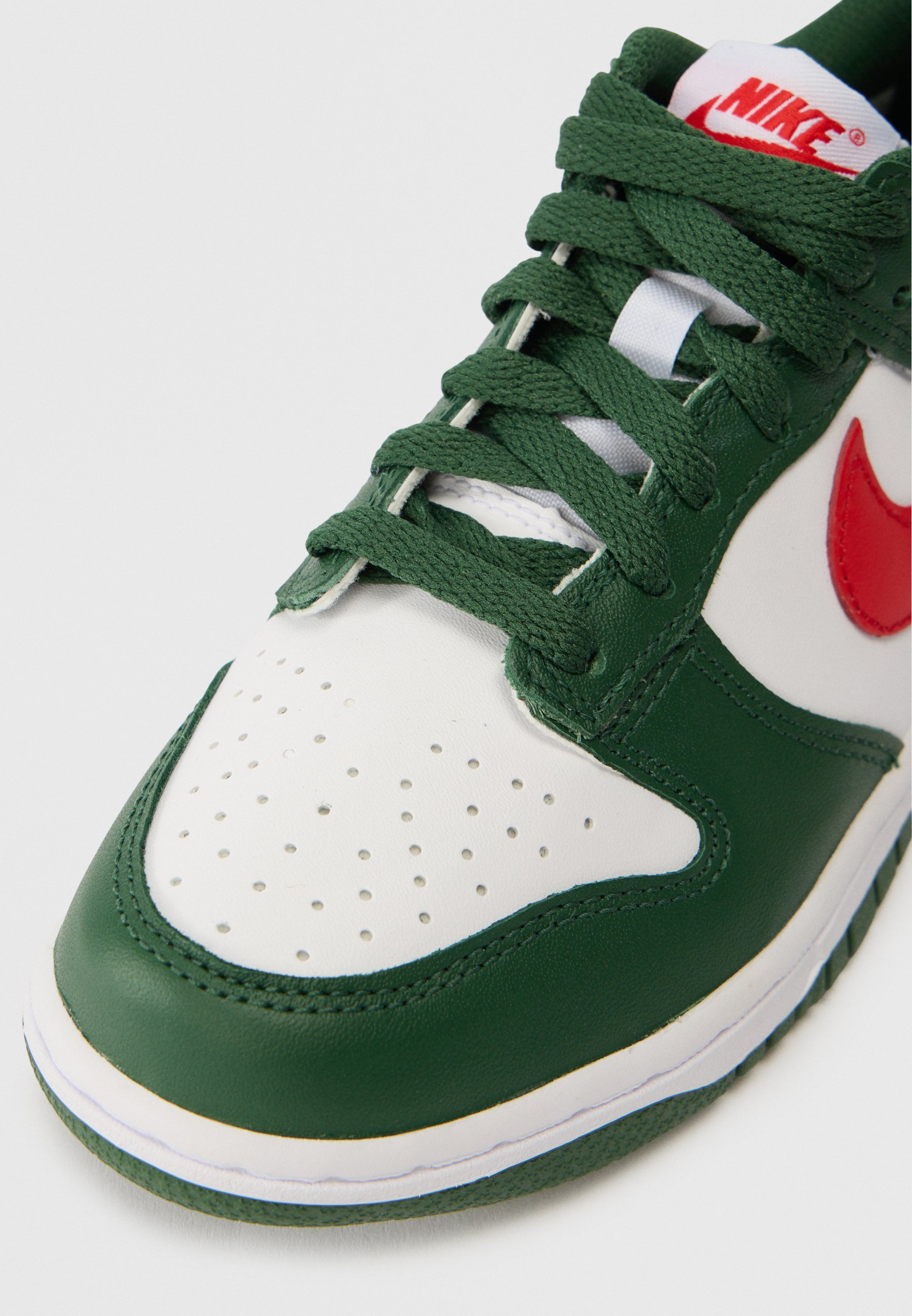 red green nike