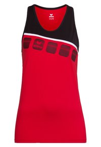 Camiseta sin mangas roja con un diseño de yugo negro, que presenta franjas blancas horizontales y un patrón gráfico texturizado en la parte delantera. Tejido ligero.
