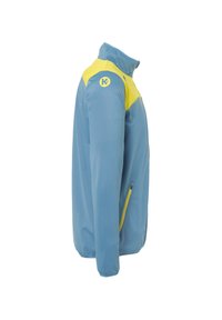 Hellblaues Jacket mit einem gelben Schulterdesign, ausgestattet mit einem hohen Kragen und einer seitlichen Reißverschlusstasche. Das Material wirkt glatt und leicht.