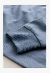 Unausgewählt, mid blue