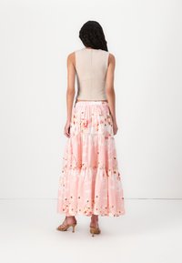 YAS YASBILL - Maxisukňa - chintz rose