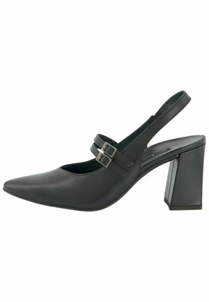 Sort læder slingback stiletto med spids tå, to spænde accenter og en chunky hæl. Glat tekstur og minimalistisk design.