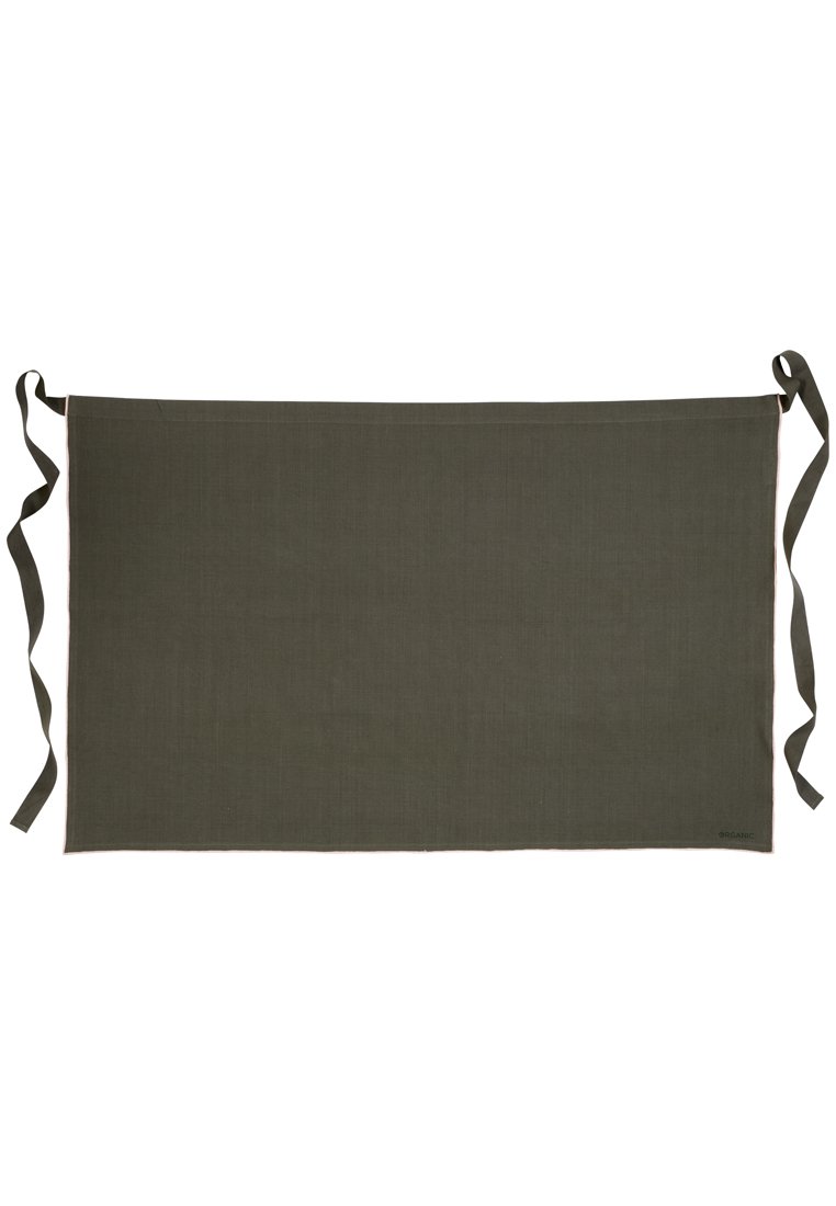 Tablier en coton vert olive foncé avec des lanières à nouer, un design simple et une texture douce, mesurant approximativement de forme rectangulaire.