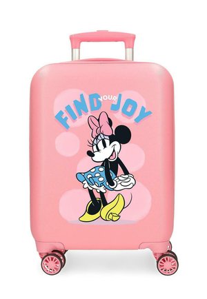 Maleta rosa con Minnie Mouse vistiendo una falda y un lazo de lunares, zapatos amarillos y el texto "Encuentra tu alegría" en letras azules y blancas.