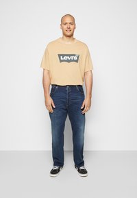 Levi's® Plus 501® ORIGINAL B&T - Calças de ganga de perna direita - do the rump