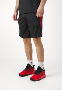adidas Performance 3 STRIPES SHORT - Sporta šorti - black/better scarlet