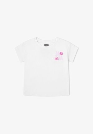 Camiseta blanca de manga corta para niño pequeño con gráfico de flores rosas y sol, y texto parcialmente visible en la parte superior izquierda del pecho.