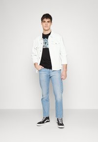 Santa Cruz FLIER HAND UNISEX - T-shirt estampada - black