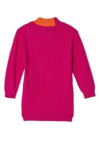 Maglione oversized fucsia con colletto arancione a coste. Caratterizzato da maniche lunghe e una silhouette rilassata. Tessuto morbido senza fantasie.