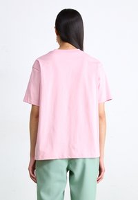 Thumbnail Image 4
