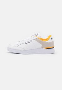 Unselected, footwear white/vector navy/semi solar gold