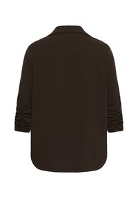 Chemise marron foncé à manches longues avec manches plissées et col classique, vue de dos sur un fond blanc uni.