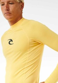 Rip Curl Longsleeve - yellow