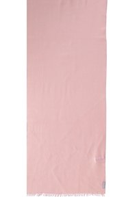 Bufanda de color rosa claro hecha de una tela suave, con una textura lisa y bordes con flecos. Una pequeña etiqueta de marca es visible en un extremo.