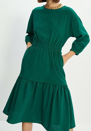 Trendyol Robe de jour - green