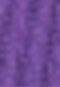 Design abstrait dans différentes nuances de violet, présentant une texture lisse et floue sans motifs ni détails distincts.