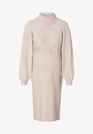 Robe en tricot beige clair avec un col haut, de longues manches bouffantes et une ceinture à la taille. Présente une texture douce et une silhouette ajustée.